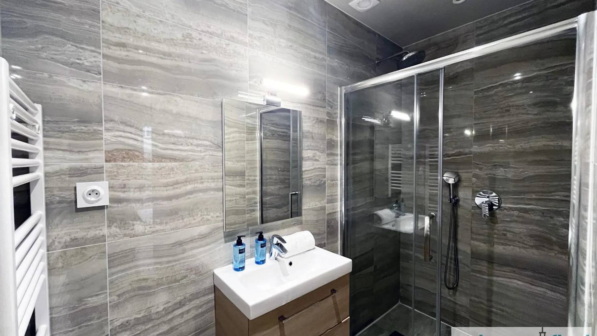 Urban Flat 02 - Beautiful 4 Bdr Flat In Heart Of Paris Apartment 0*,  France